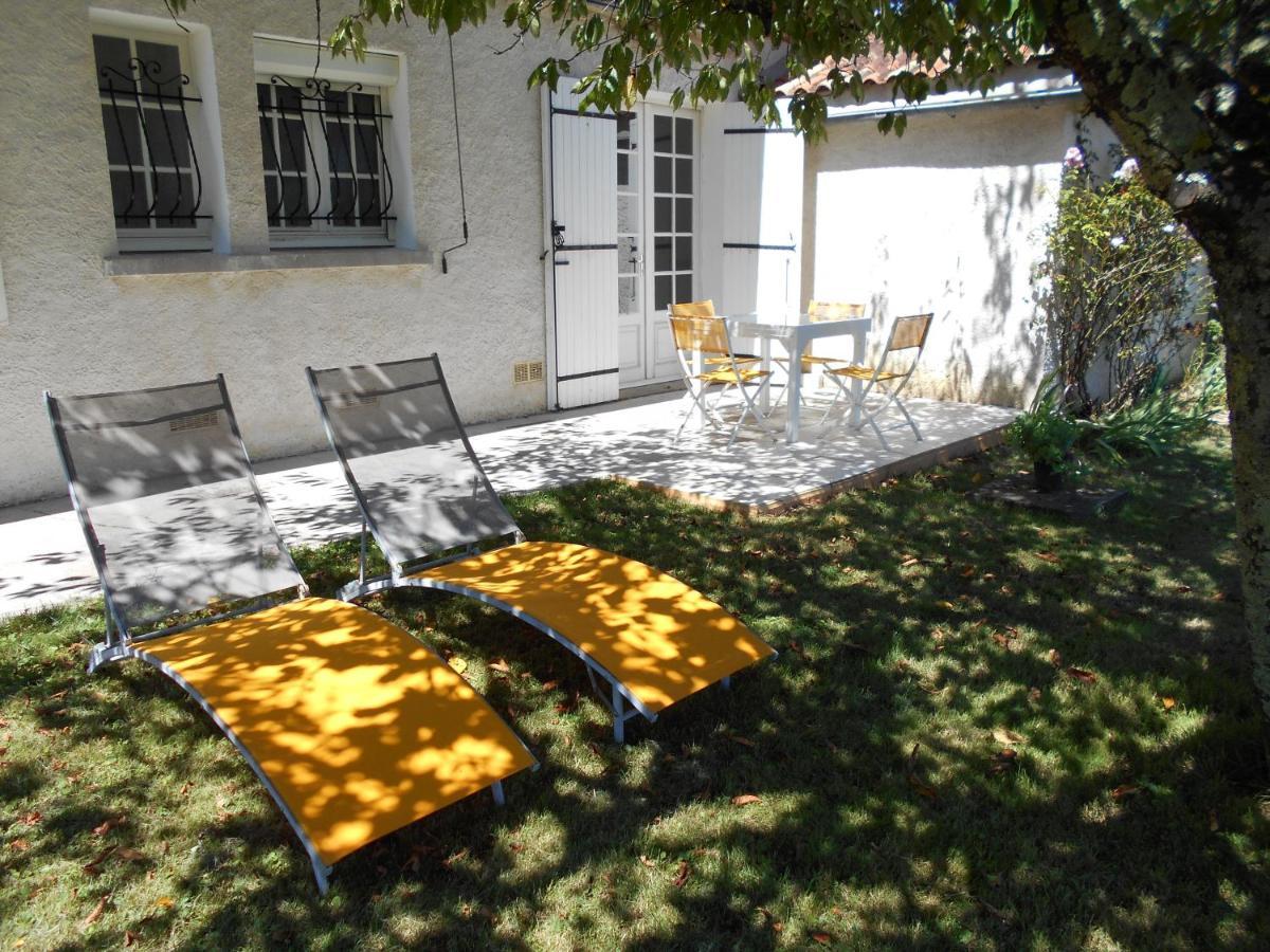 Gite Le Penten Villereal Exterior photo