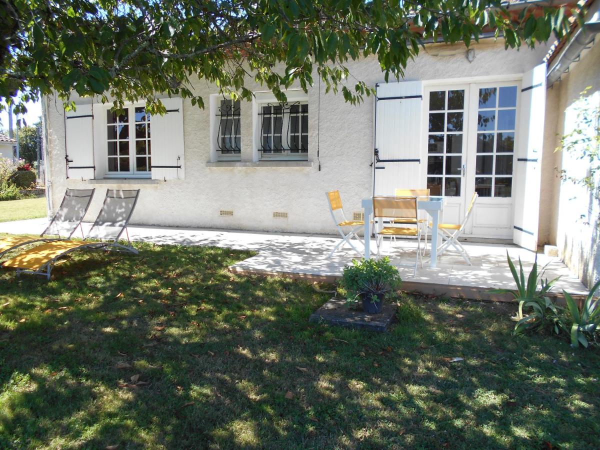 Gite Le Penten Villereal Exterior photo